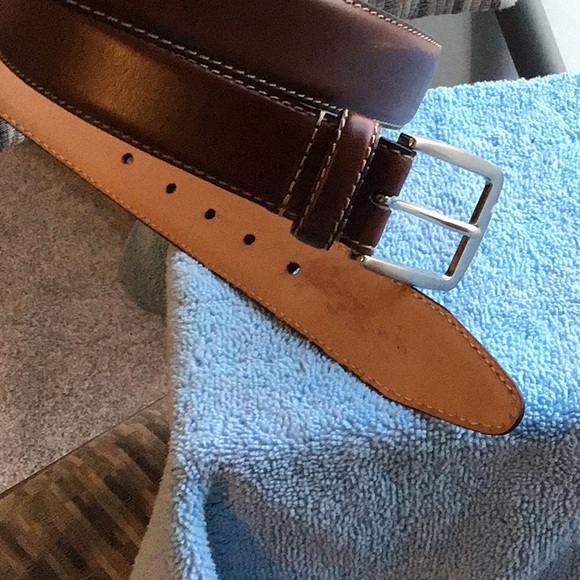 Kirkland signature 38/40 full grain leather belt used - Picture 3 of 13